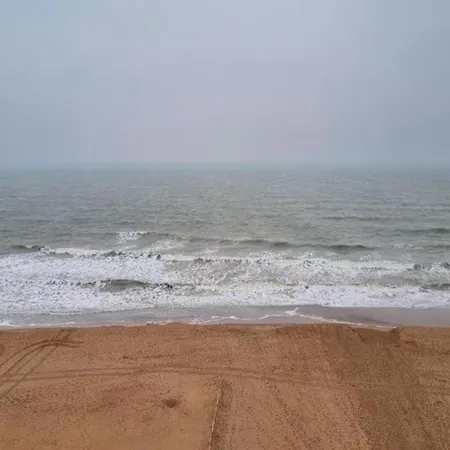 Near The Sea With Modern Comfort